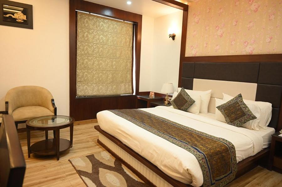 Square Inn Hotel,瓦拉纳西 外观 照片