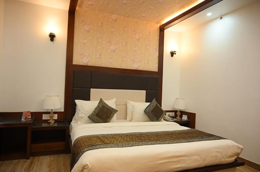 Square Inn Hotel,瓦拉纳西 外观 照片