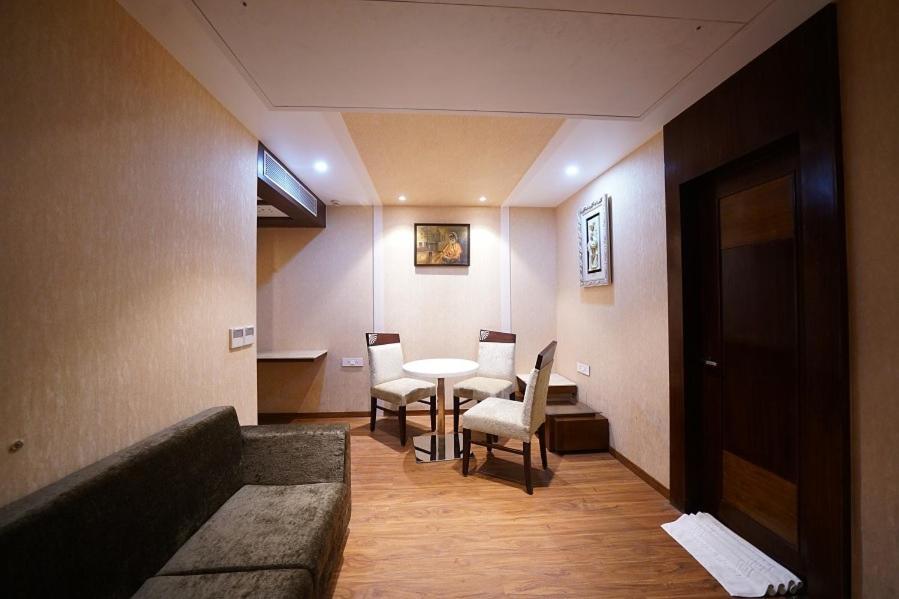 Square Inn Hotel,瓦拉纳西 外观 照片