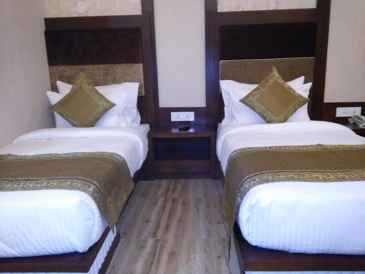 Square Inn Hotel,瓦拉纳西 外观 照片