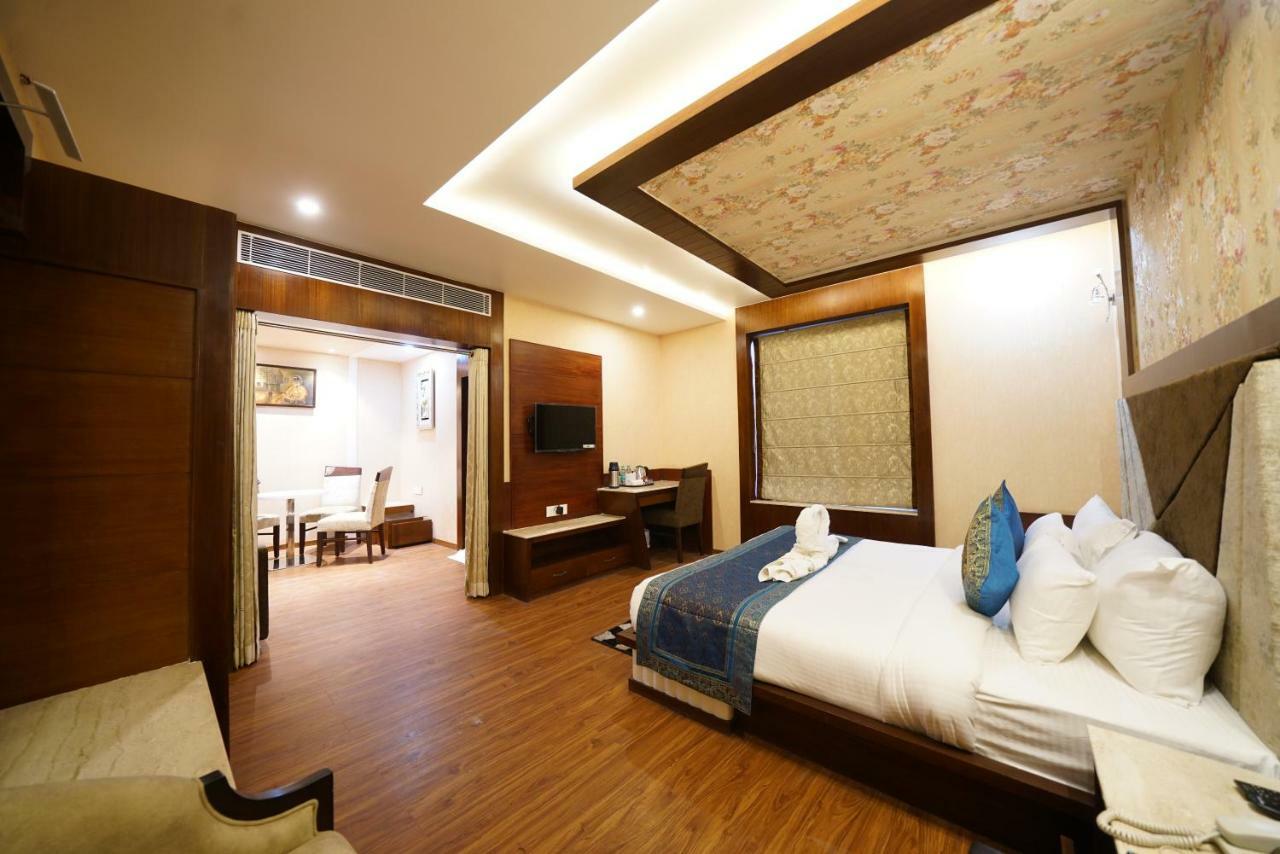 Square Inn Hotel,瓦拉纳西 外观 照片